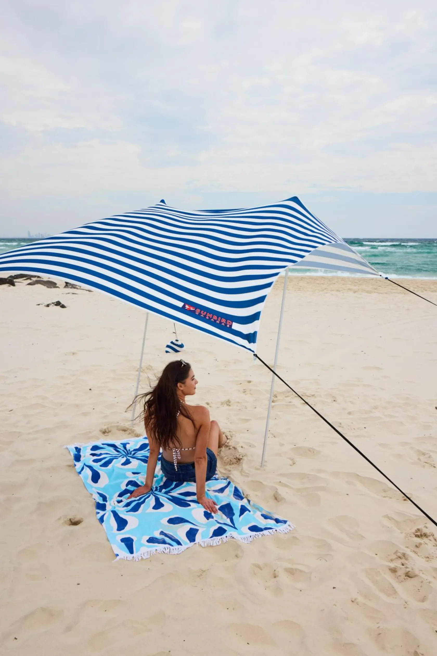 Sunbird Beach Sunshade White/blue Clearance