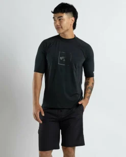 Billabong Boxed Arch Short Sleeve Rash Vest Stealth Hot
