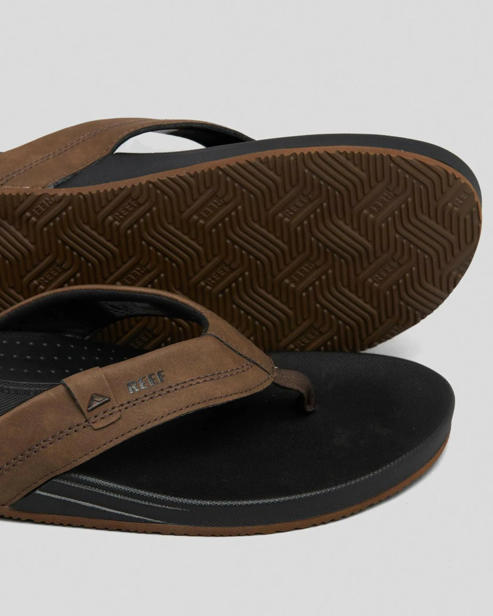 Reef Cushion - Spring Thongs Brown New