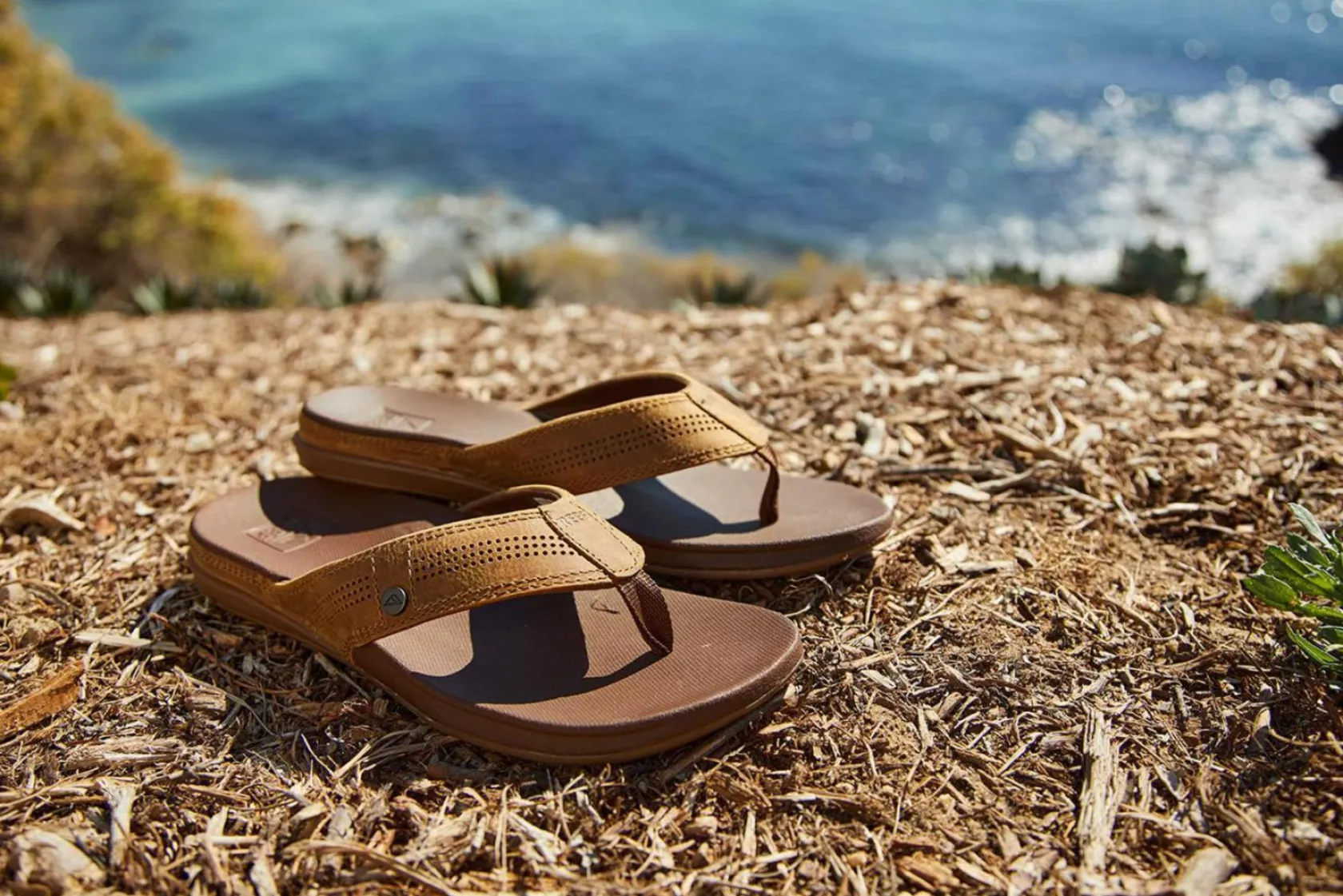 Reef Cushion Lux Thongs Toffee Clearance