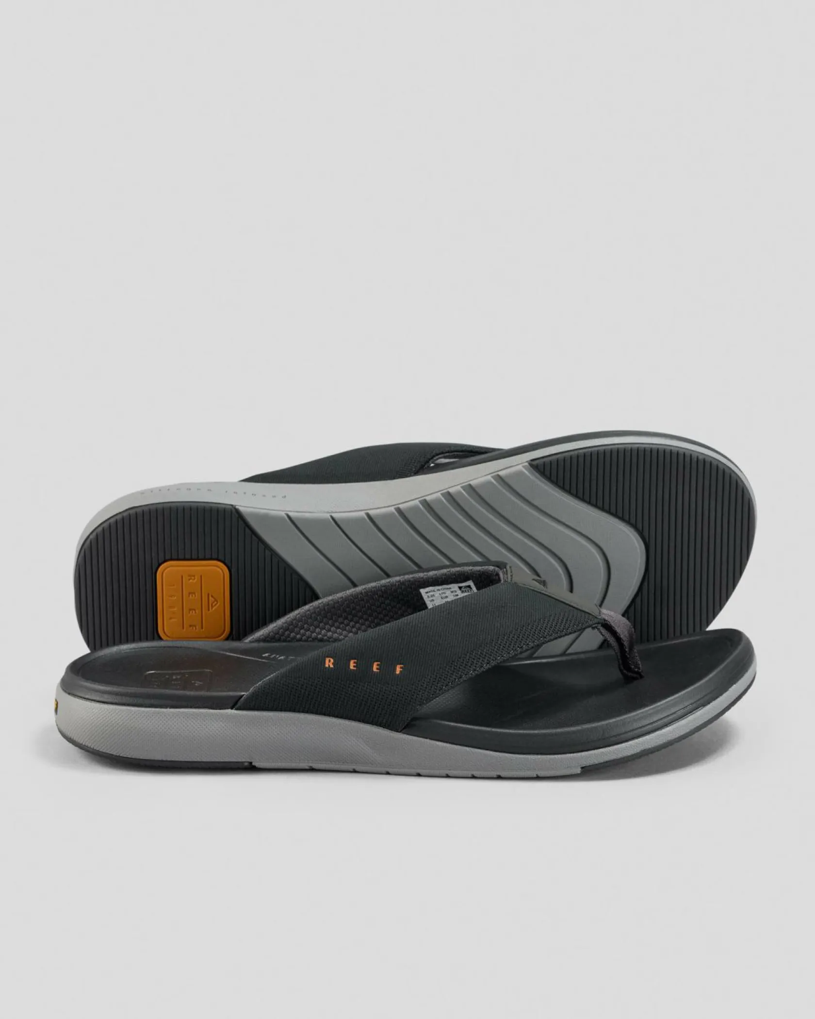 Reef Cushion Norte Dark Grey Hot