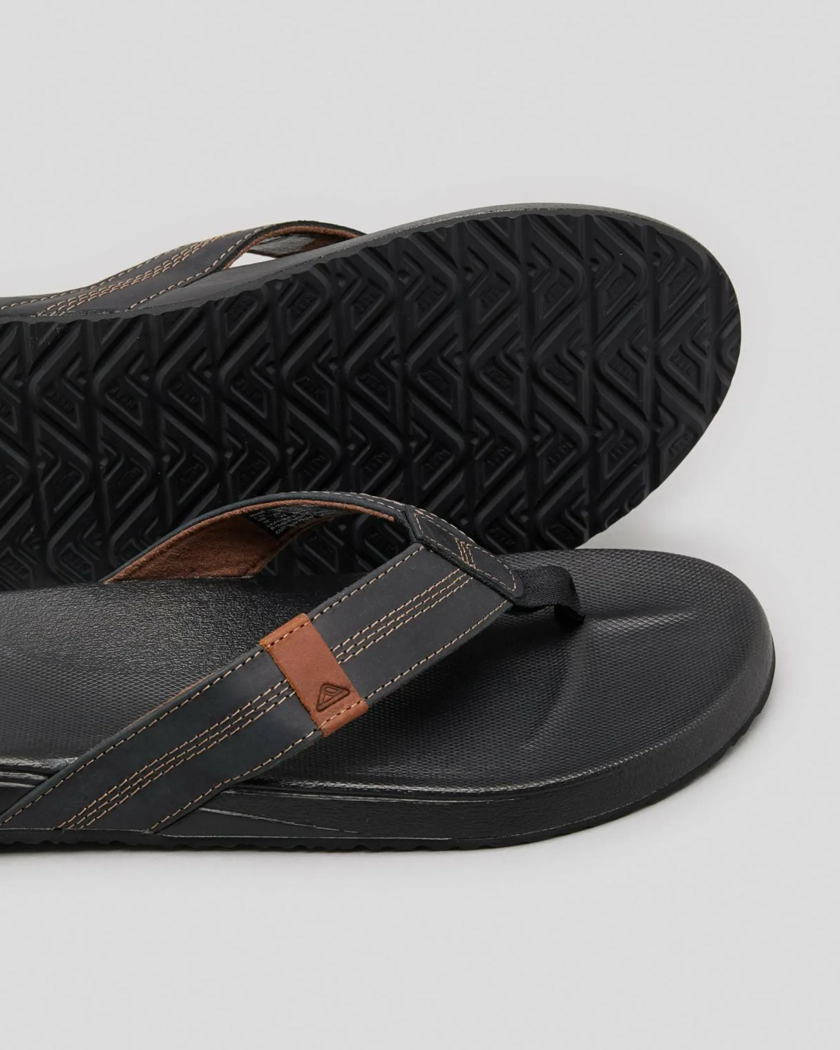 Reef Cushion Phantom LE Thongs Coffee Black Outlet