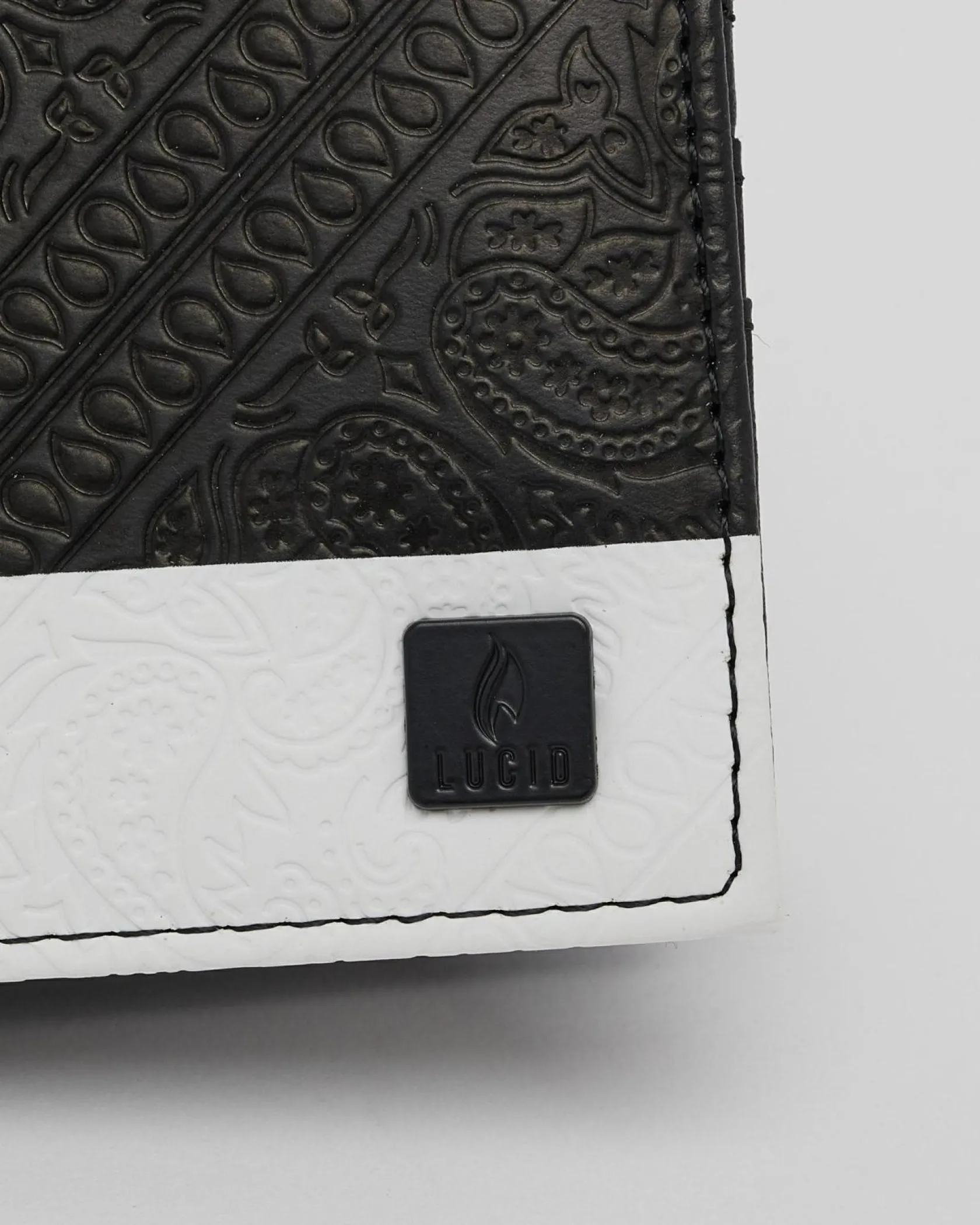 Lucid Filigree Wallet Black Discount