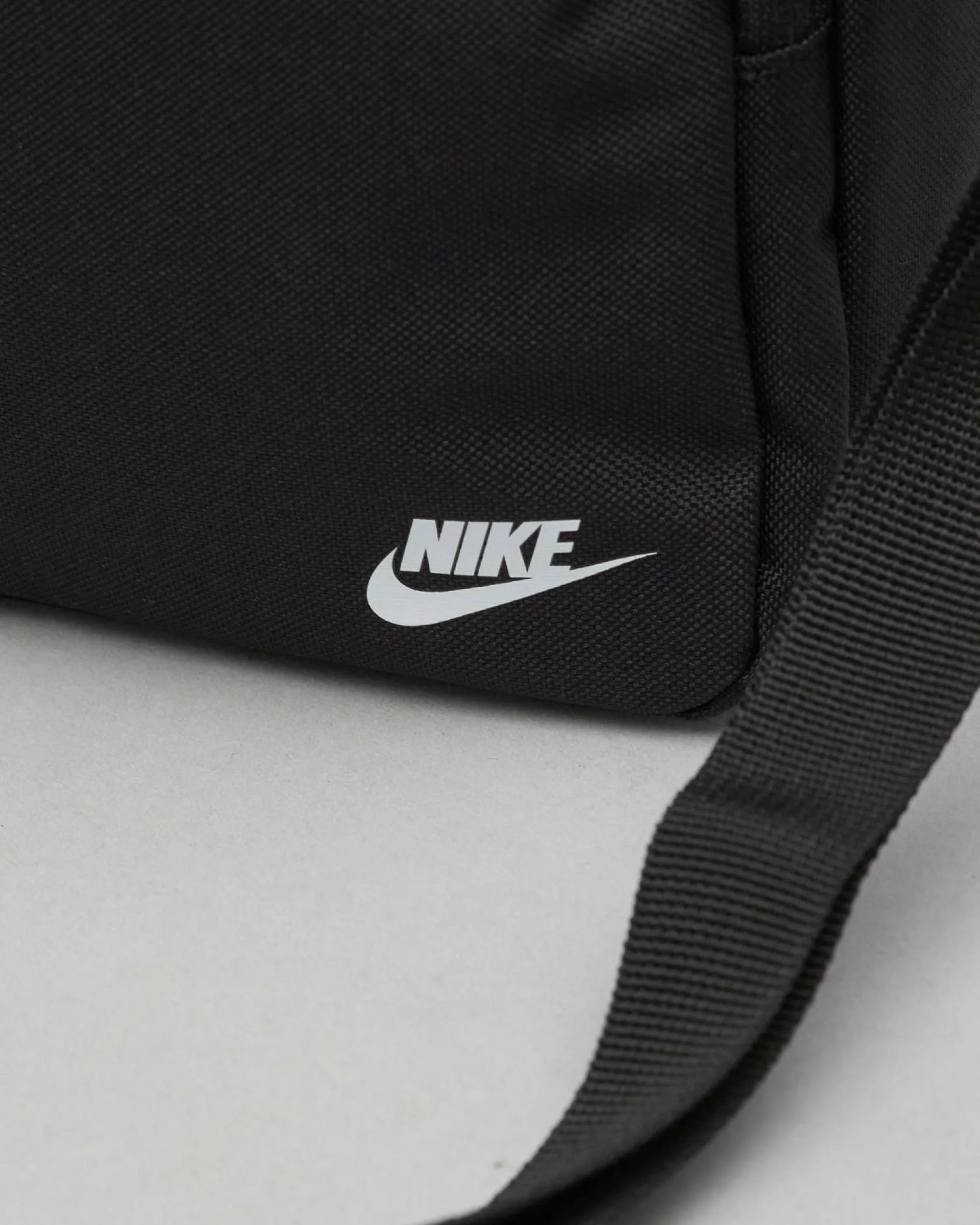 Nike Heritage Crossbody Bag Black/black/white Online