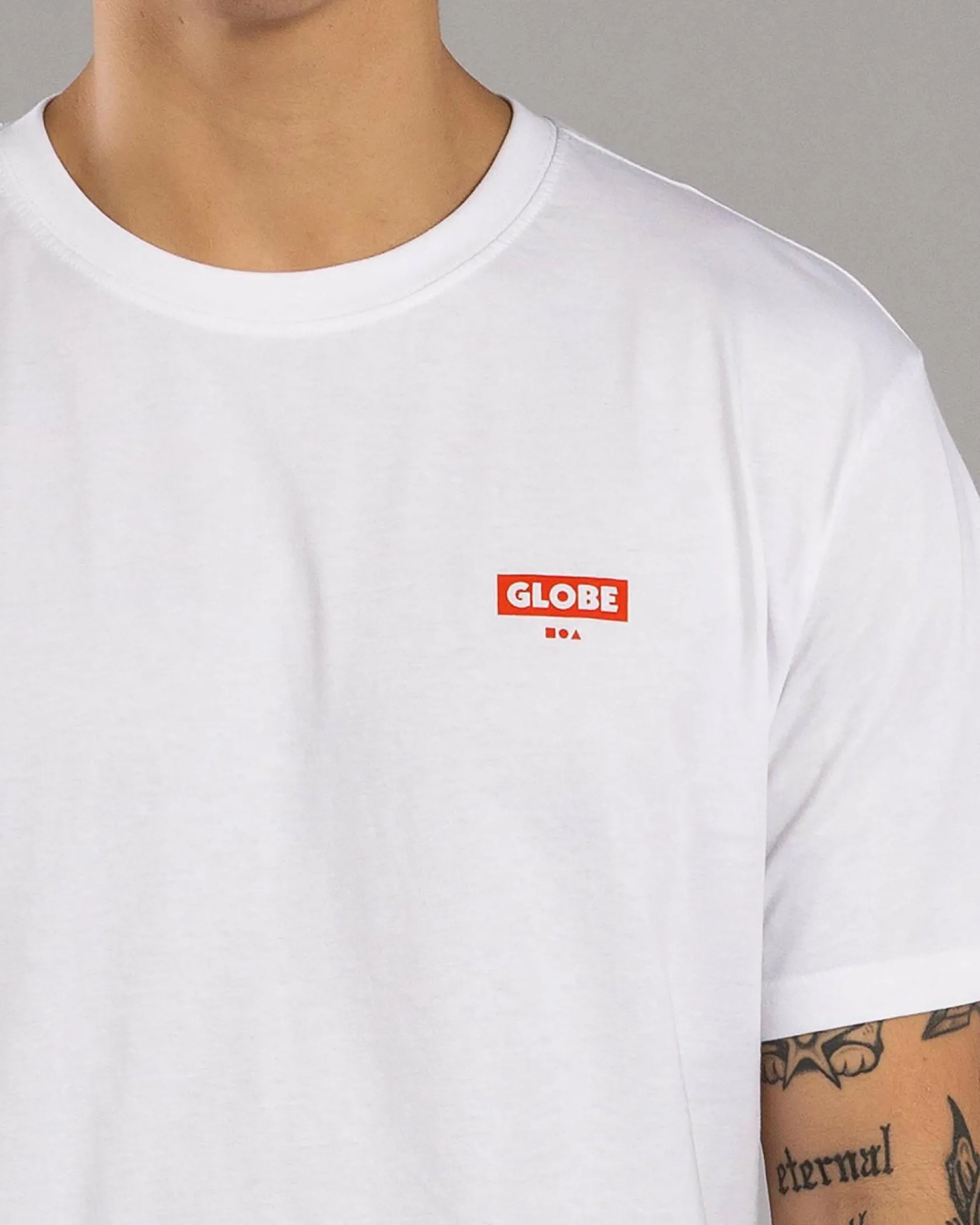 Globe Living Low Velocity T-Shirt White/red Discount