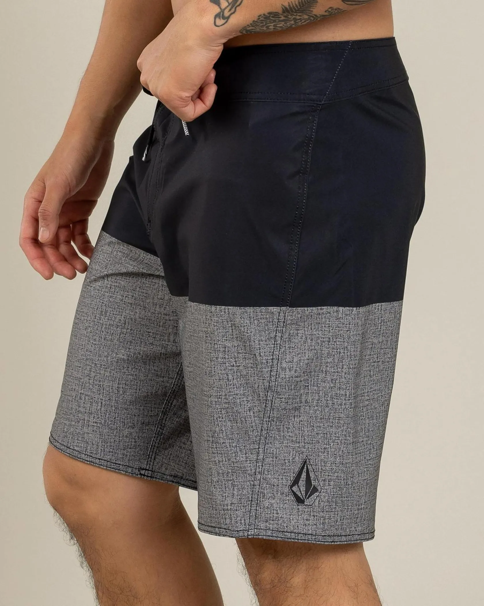 Volcom Manic 2 Board Shorts Black/cement/lava Clearance
