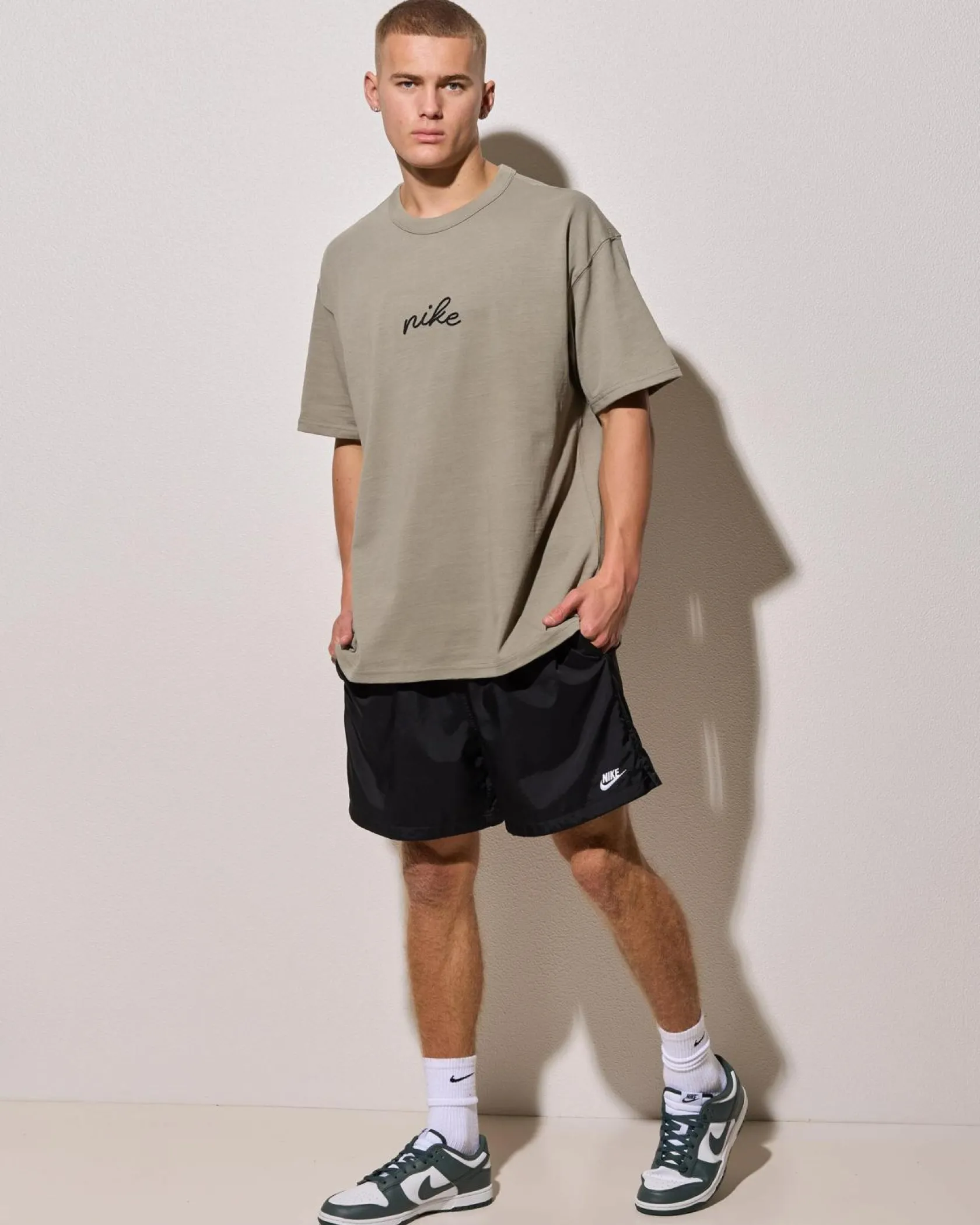 Nike Premium Essential T-Shirt Light Army Discount
