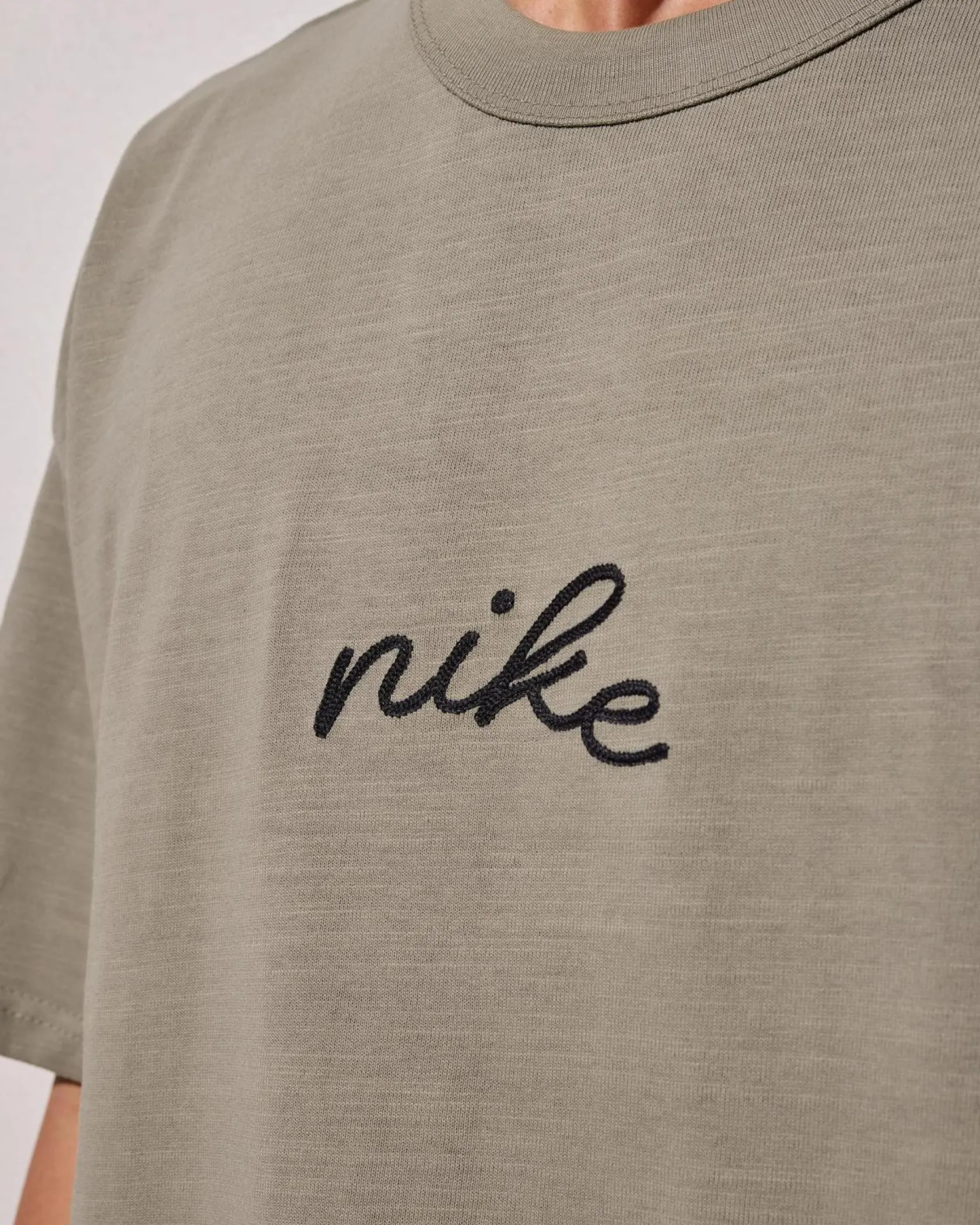 Nike Premium Essential T-Shirt Light Army Discount