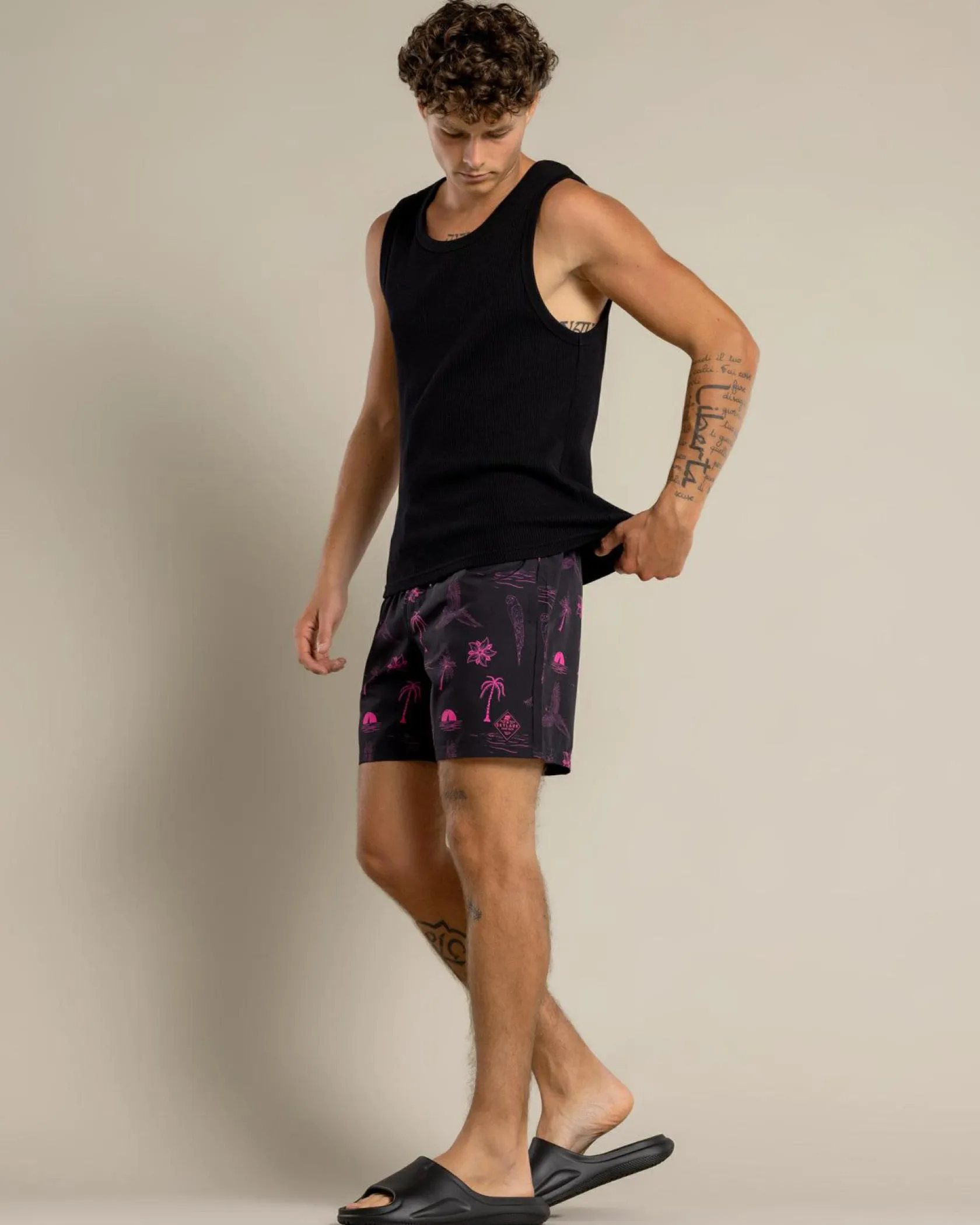 Skylark Recline Elastic Waist Shorts Black/pink New