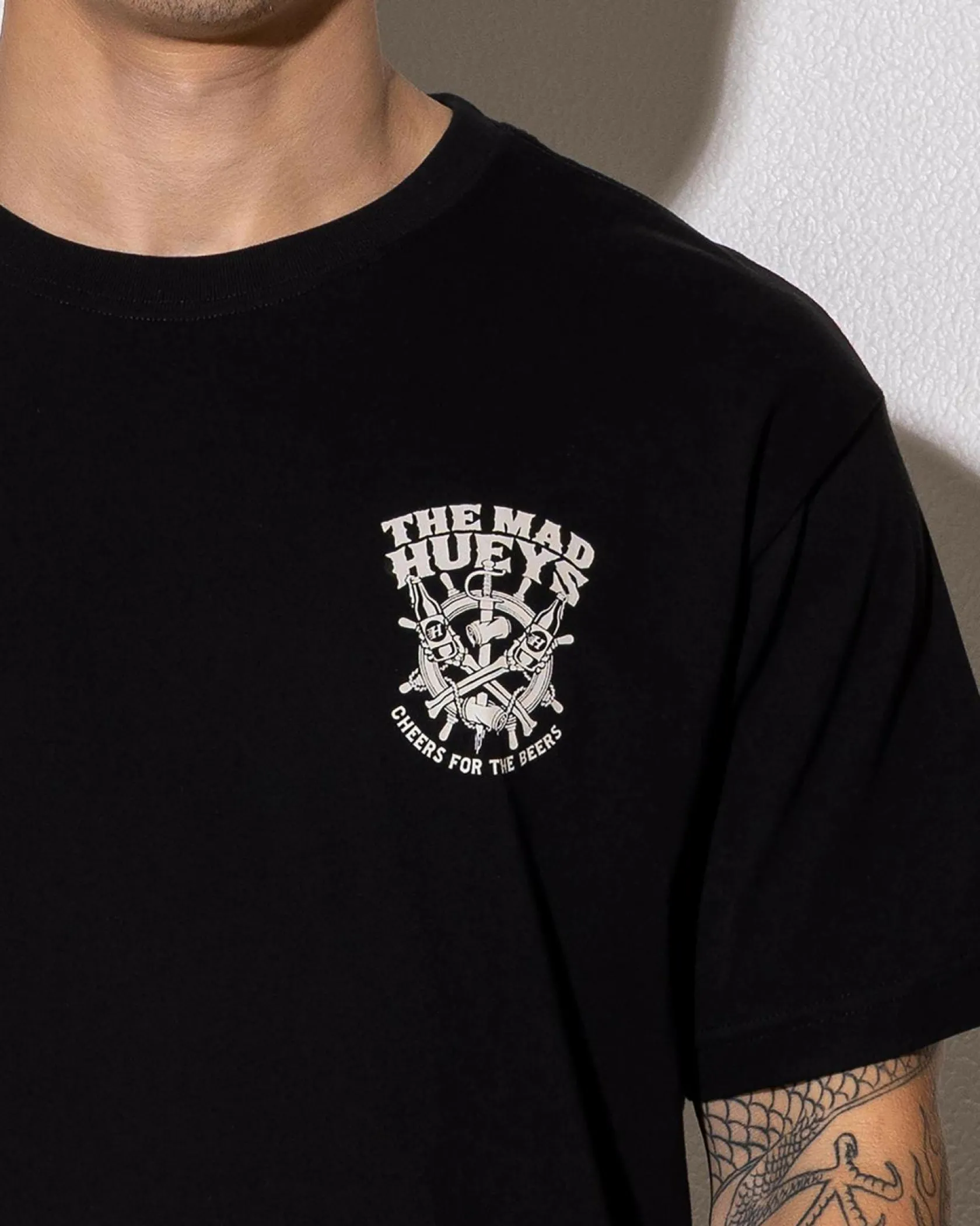 The Mad Hueys Ship Wheel Beers T-Shirt Black Discount