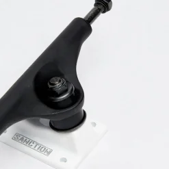 Sanction Skateboard Truck Black/white New