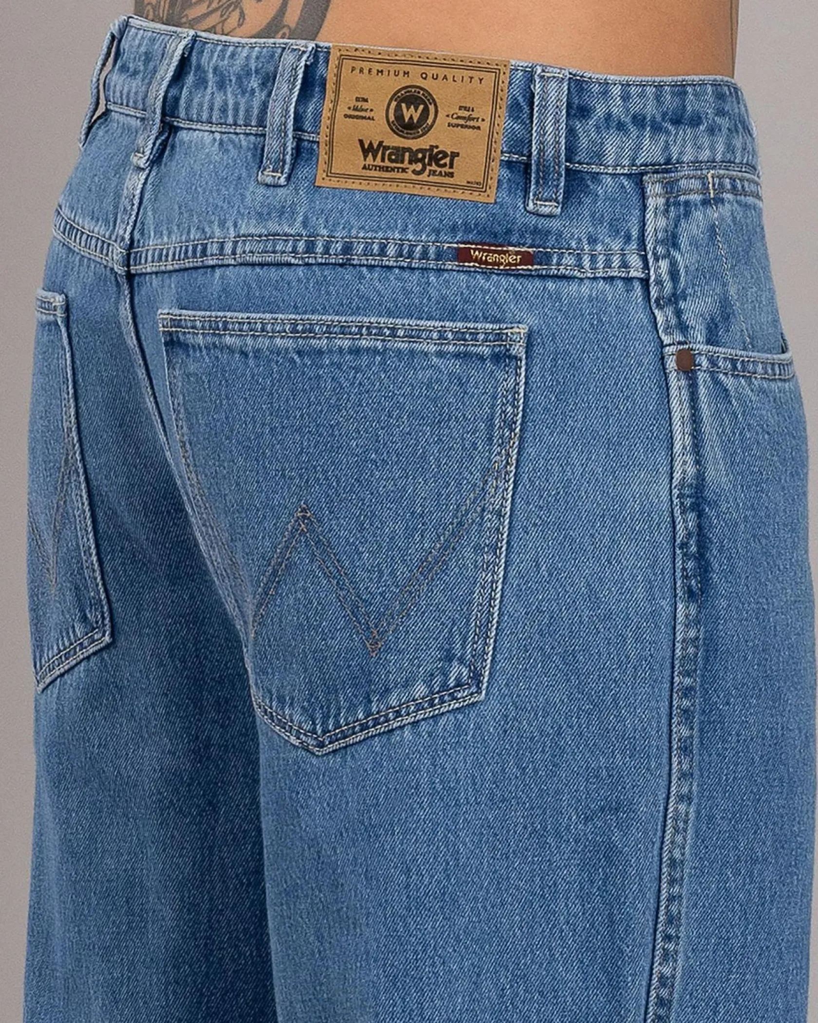 Wrangler Slacker Relaxed Straight Jeans Kalahari Fade Clearance