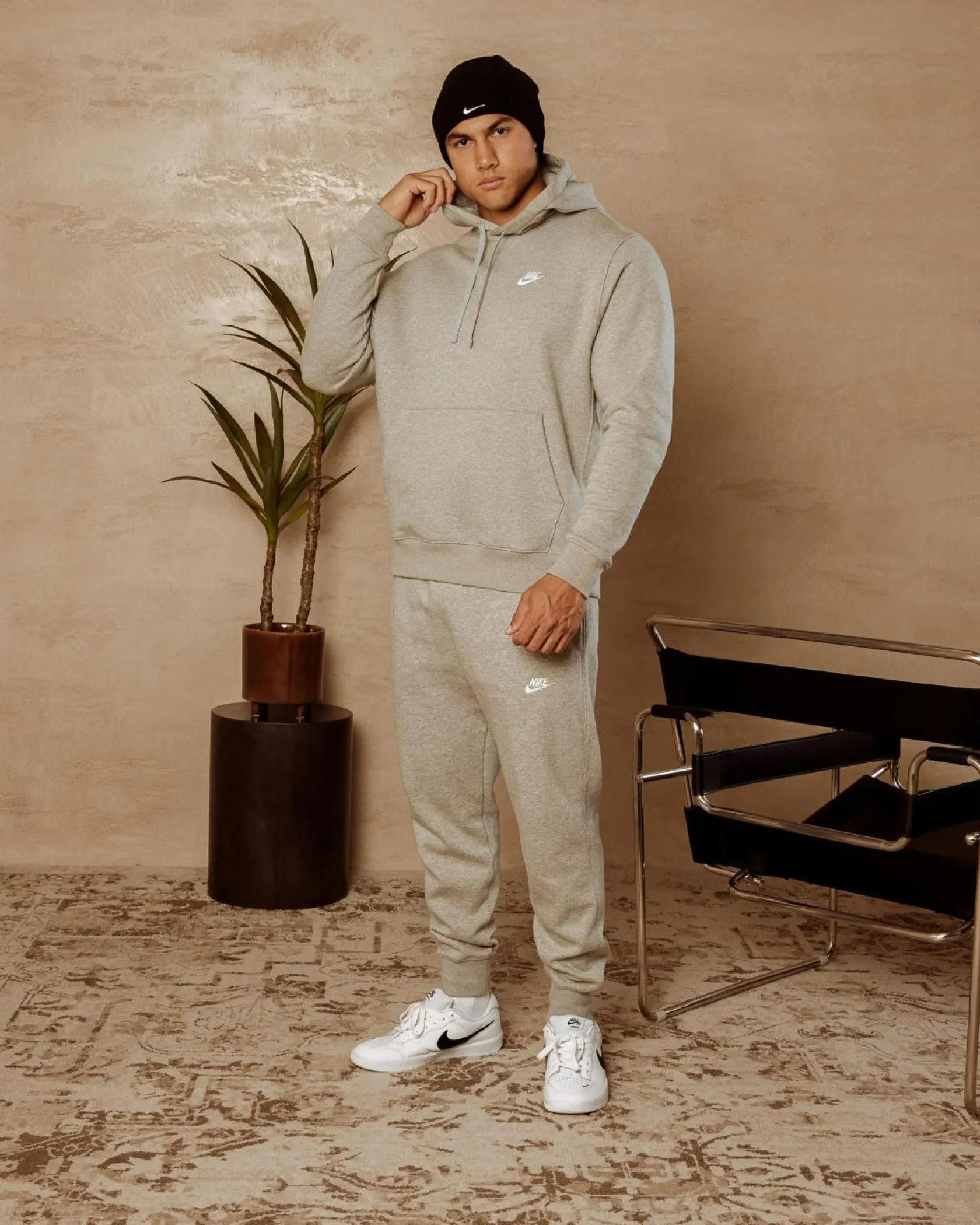 Nike Sportswear Club Hoodie Dark Grey Heather/matte Silver/white