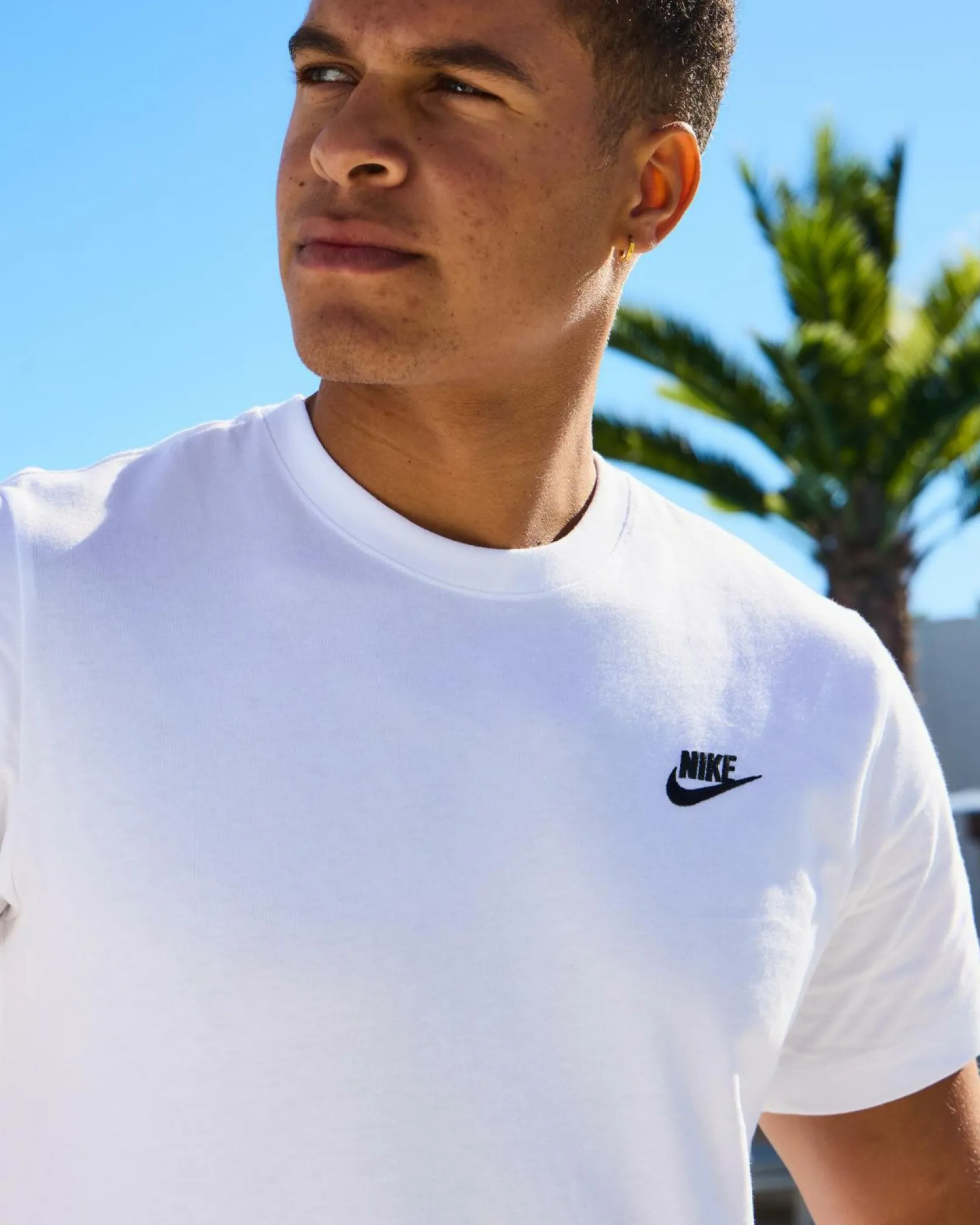 Nike Sportswear Club T-Shirt White/ Black Online
