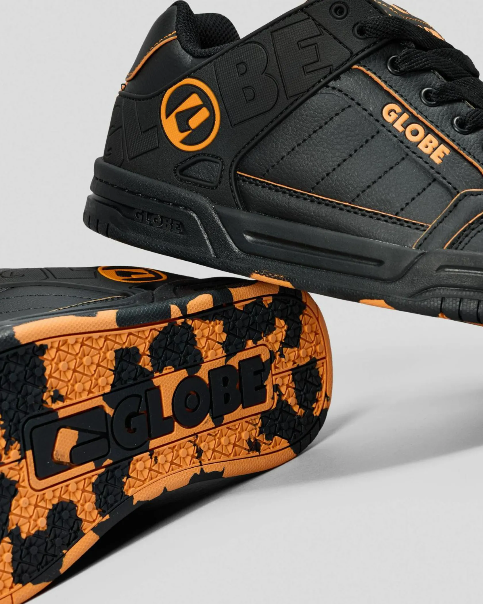 Globe Tilt Shoes Black/orange Mosaic New