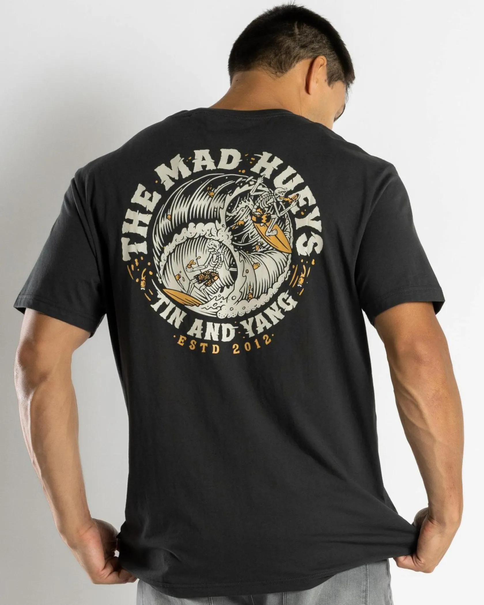 The Mad Hueys Tin And Yang T-Shirt Vintage Black