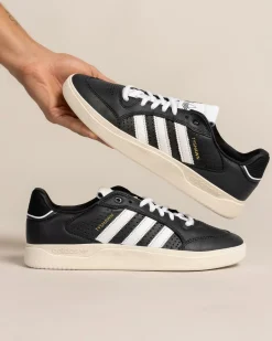 adidas Tyshawn Low Shoes Cblack/ftwwht/cwhite Sale