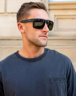 Carve Vendetta Polarised Sunglasses Black